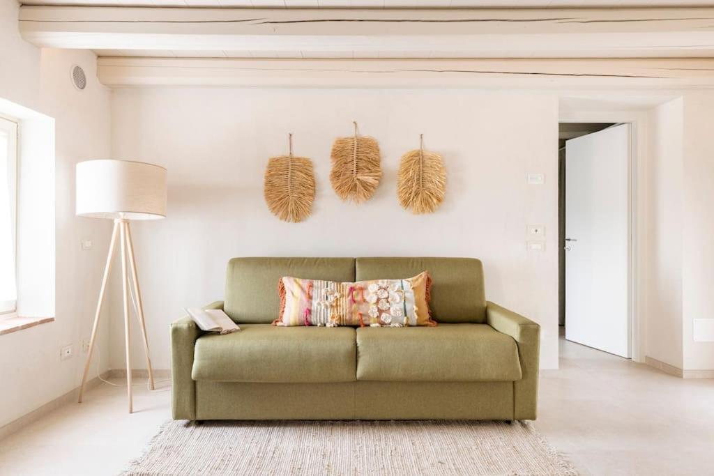 Verdeolivo 1876 - Apartments & Pool Mezzane di Sotto Ngoại thất bức ảnh
