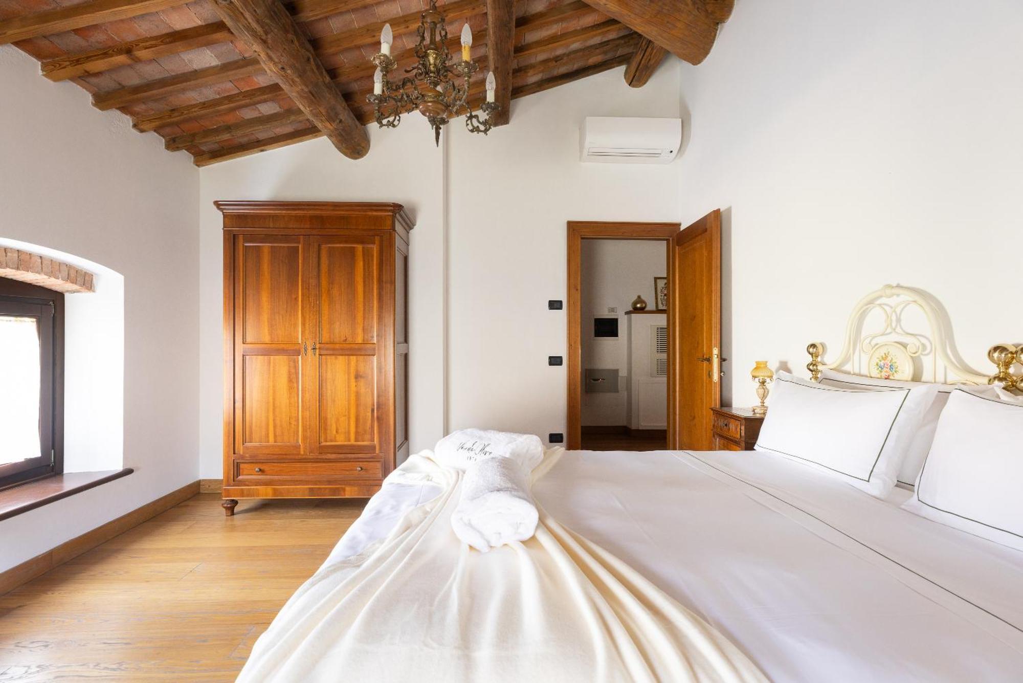 Verdeolivo 1876 - Apartments & Pool Mezzane di Sotto Ngoại thất bức ảnh