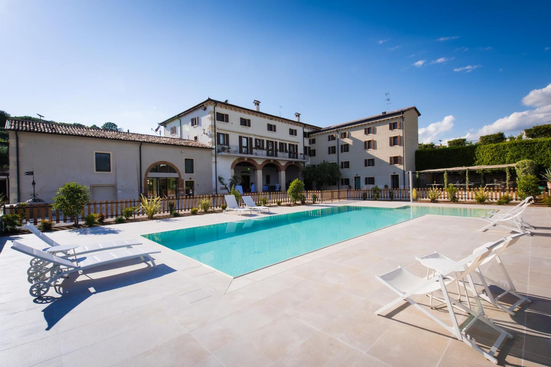 Verdeolivo 1876 - Apartments & Pool Mezzane di Sotto Ngoại thất bức ảnh