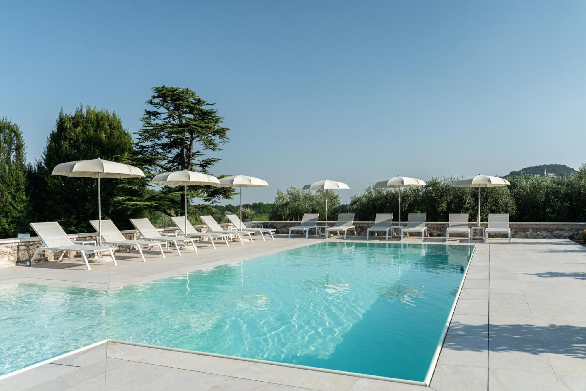 Verdeolivo 1876 - Apartments & Pool Mezzane di Sotto Ngoại thất bức ảnh