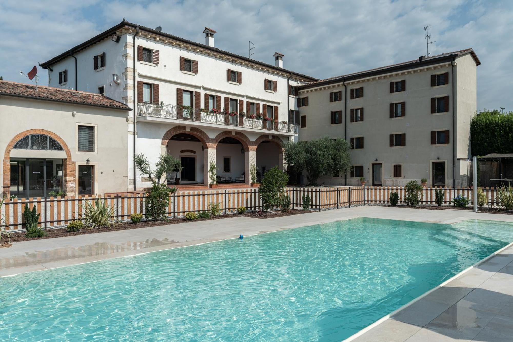 Verdeolivo 1876 - Apartments & Pool Mezzane di Sotto Ngoại thất bức ảnh